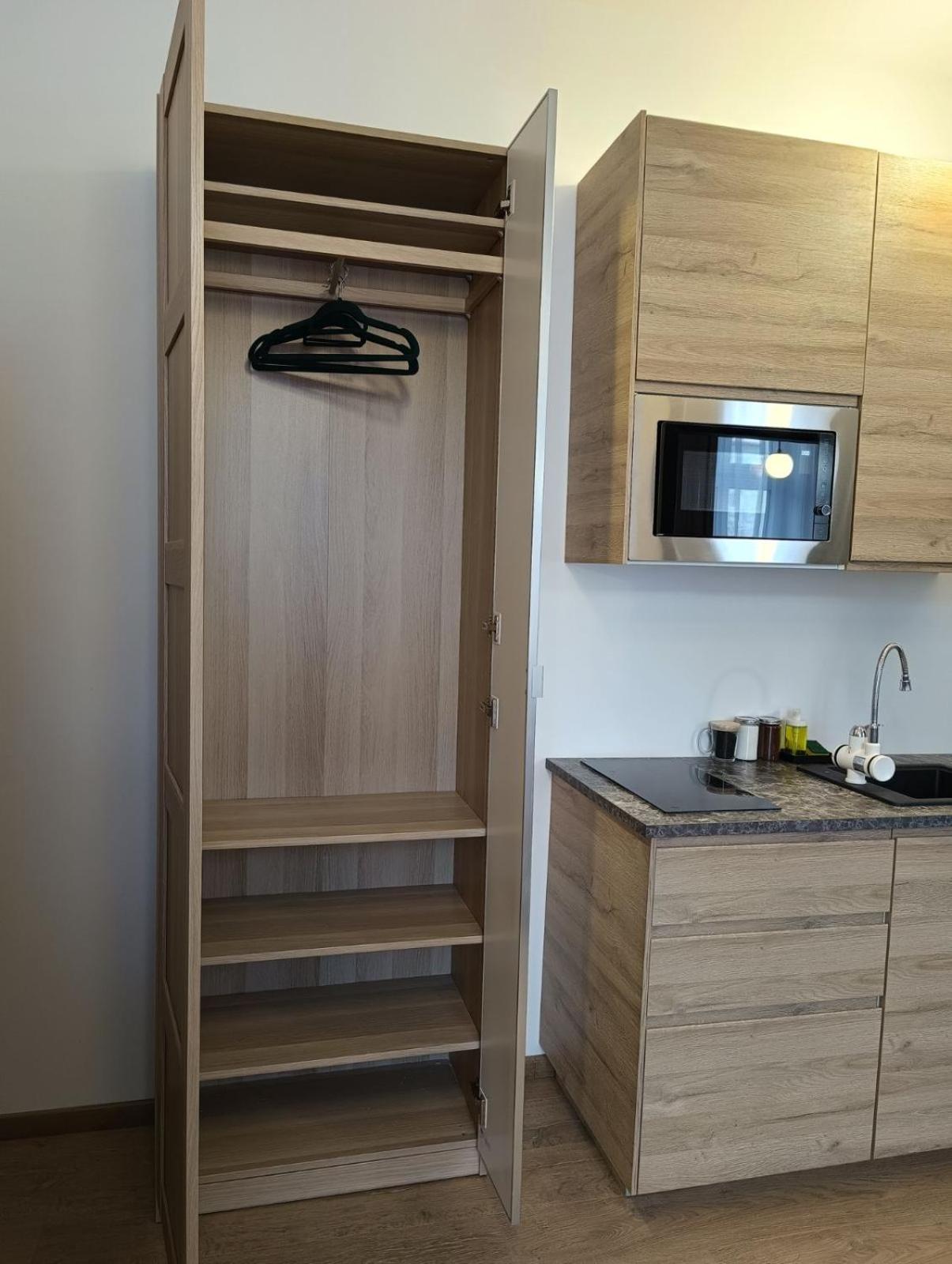 Mh Apartment Rzeszów Buitenkant foto