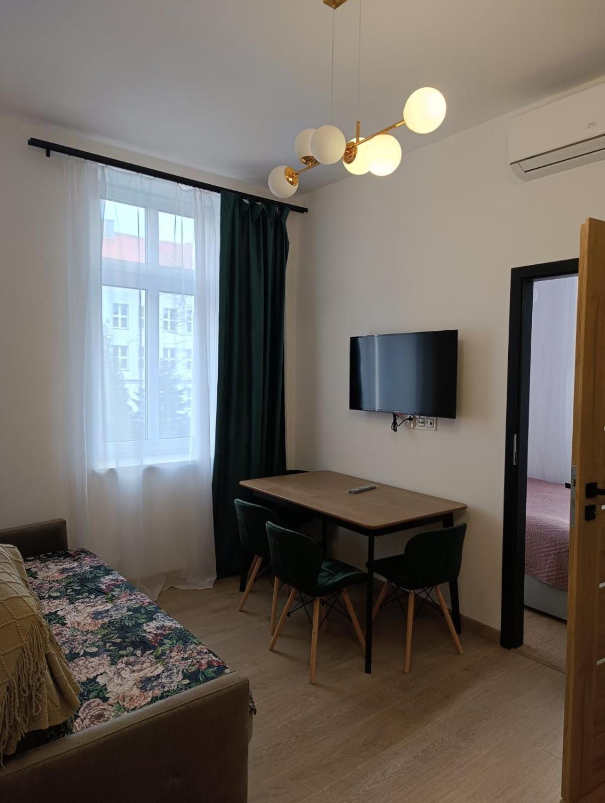 Mh Apartment Rzeszów Buitenkant foto
