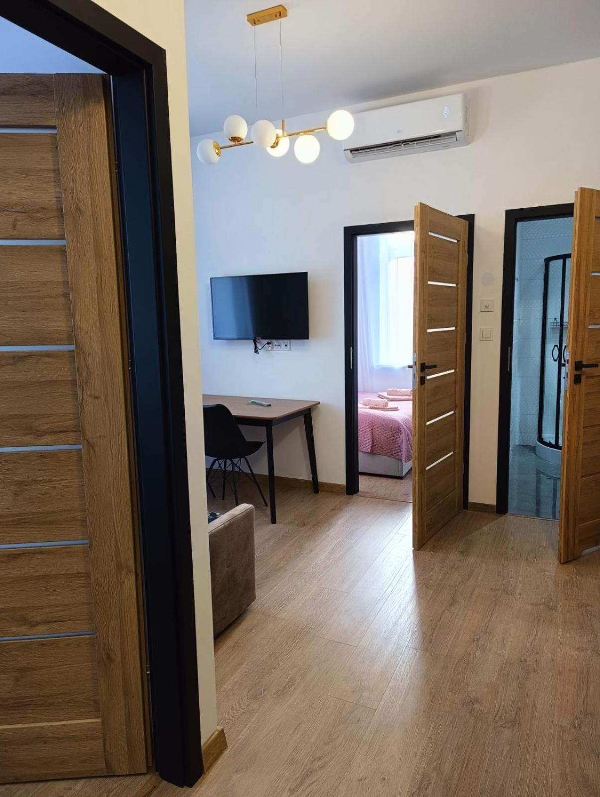 Mh Apartment Rzeszów Buitenkant foto